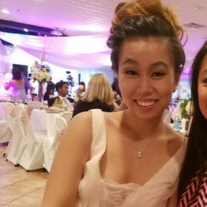 Meet your Posher, Elizabeth